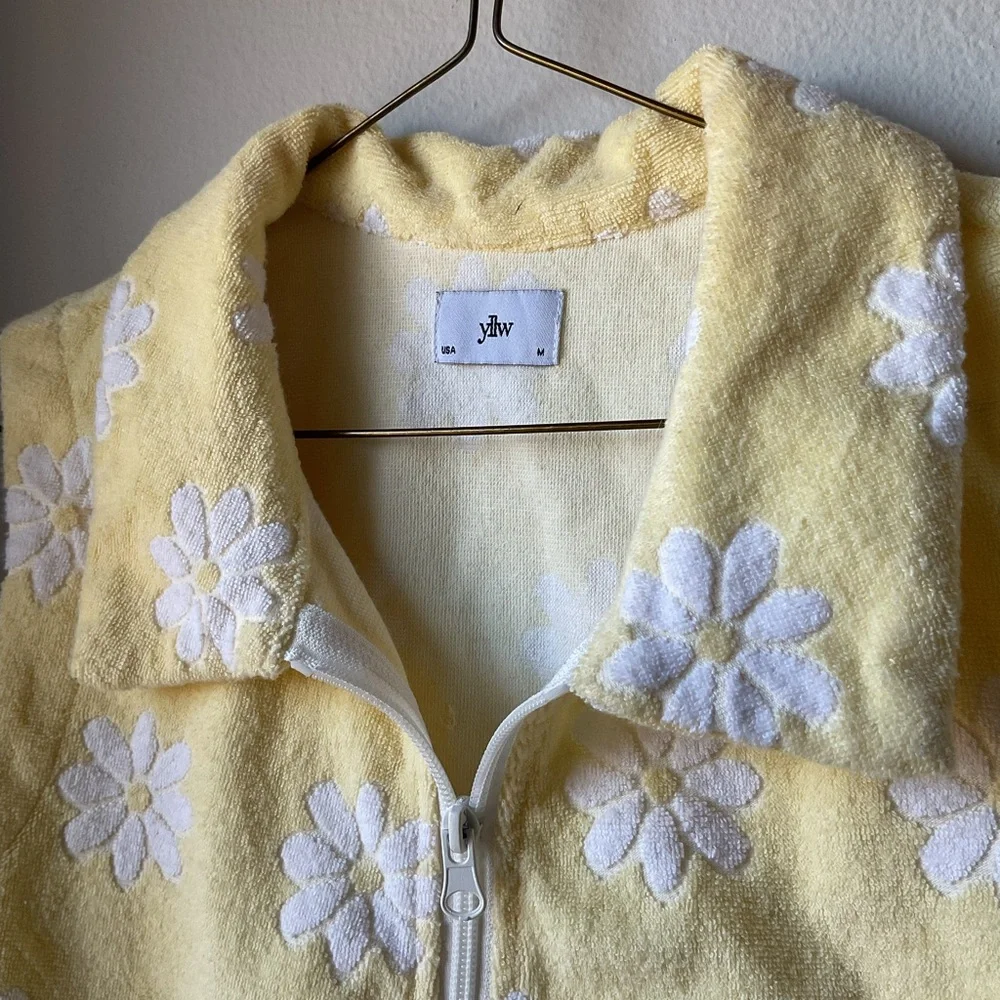 YLLW The Label Terri cloth Daisy Crop Zip - Picture 2 of 6